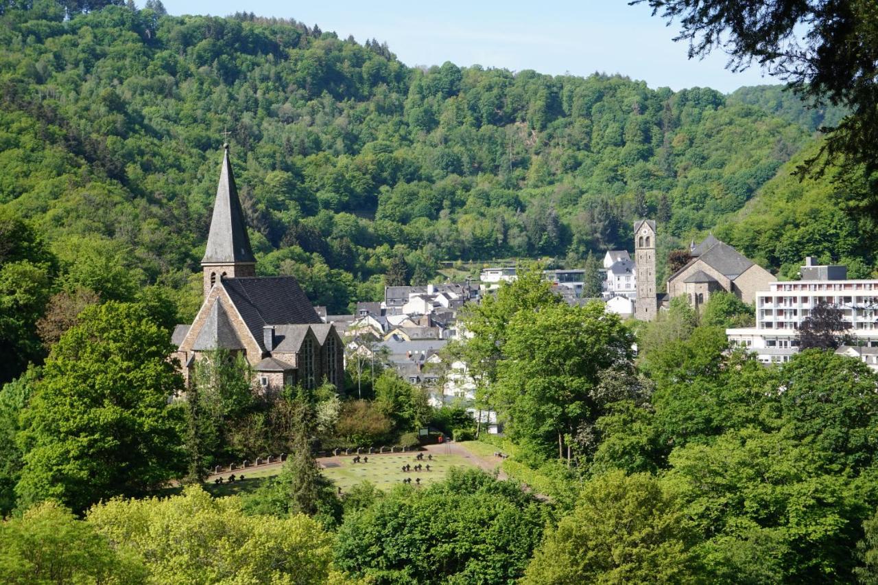 Ferienwohnungen Schenk Schmitz Bad Bertrich Exterior photo
